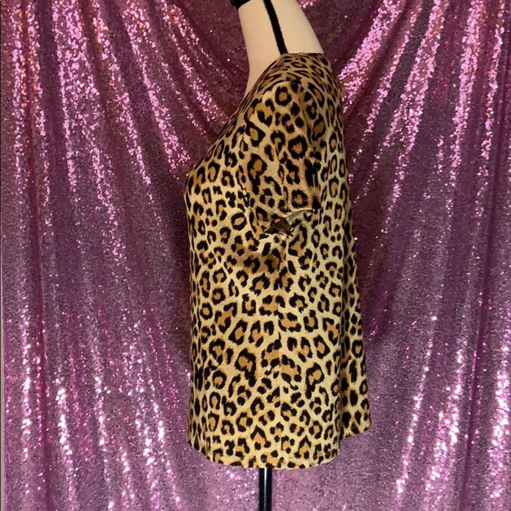 Cheetah blouse - Picture 2 of 5